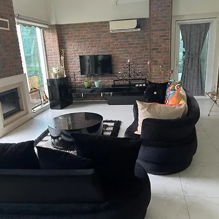 Kartepe'nin Kalbinde Dogayla Ic Ice Harika Bir فيلة كارتيبي